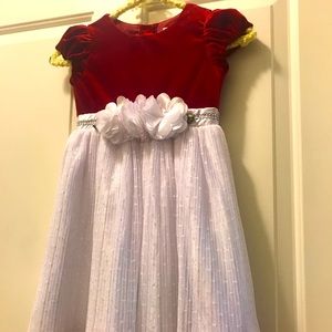 Beautiful 4T little girl’s red and white dress.